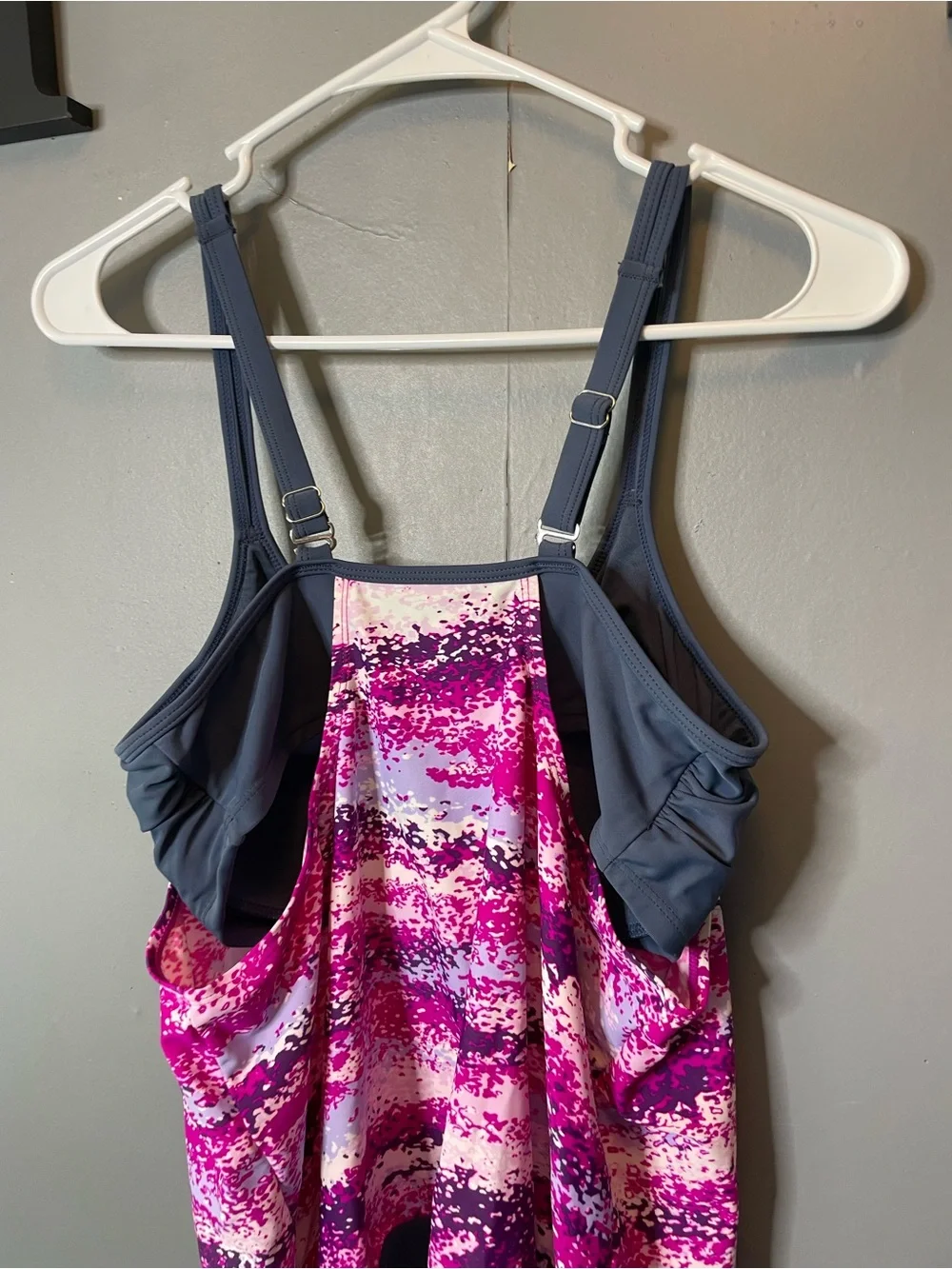 Free Country Blouson Swimsuit Tankini Top‎ Size Medium Color: Magenta Slate